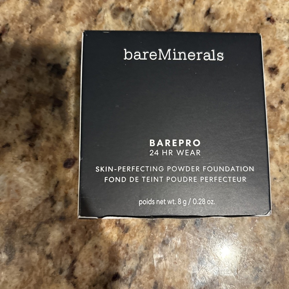 Bare MineralsBarePro 24HR Skin-Perfecting Powder Found Light 27 Neutral NIB